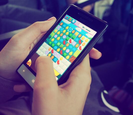 Découvrez 5 Jeux Mobiles pour Défier vos Amis en Ligne
