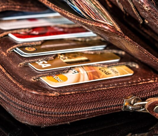 8 Conseils Pratiques pour Augmenter Votre Score de Crédit Rapidement